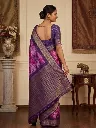 saree_1_pose_2.webp